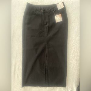 HAPPILY GREY BLACK DENIM SKIRT RAW HEM-FRONT SLIT SIZE 5/26 33IN. LENGTH. NEW
